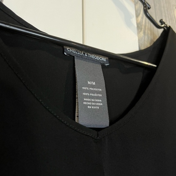 B4.41 LIKE NEW Chelsea & Theodore Crossover Shell M - Picture 5 of 6